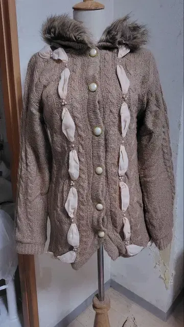 axes femme 니트 코디건