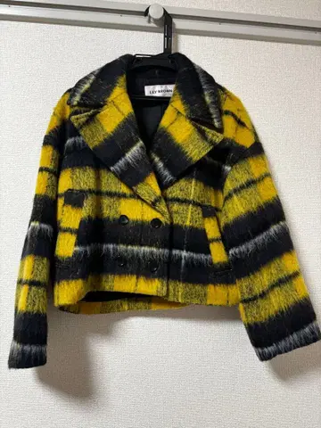 LILY BROWN 더블 버튼 숏 기장 체크 코트