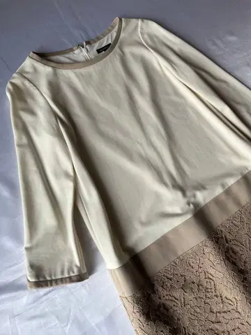 새상품급 두클라쎄 무릎 기장 레이스 도킹 원피스 사이즈 7