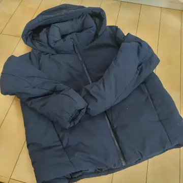 다운 자켓 S 사이즈 다크 네이비 유니클로