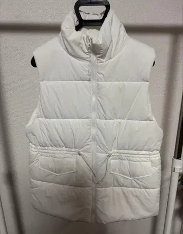 화이트 다운 베스트 자켓