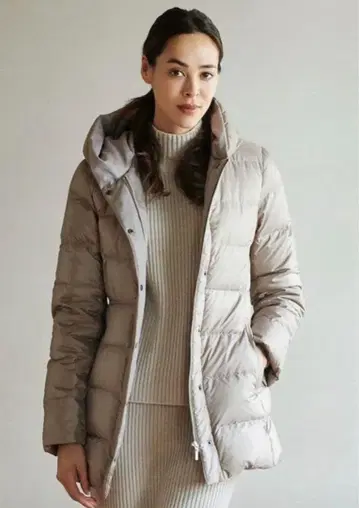 컨디션 최상 23구 시레 타프타 숏 다운 코트 38 그레이지 손세탁 가능