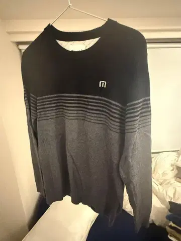 TRAVIS MATHEW 7AE021 울 니트 스웨터 보더 무늬 블랙