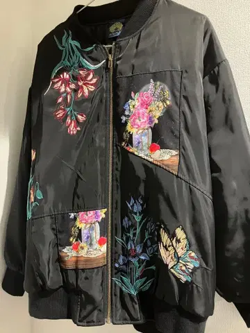 이즈스칼라 꽃무늬 아우터