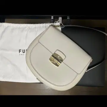 FURLA 아이보리 가죽 백 화이트CLUB2S crossbody