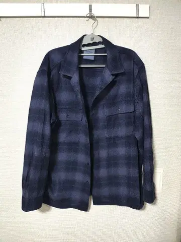 유니클로 JW ANDERSON 브러쉬드 코튼 오버 사이즈 셔츠