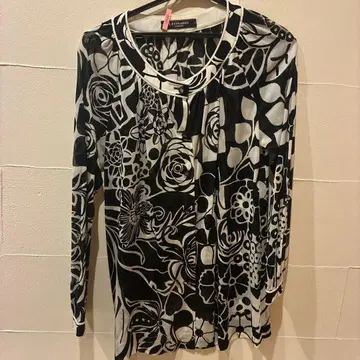 LEONARD 꽃무늬 긴팔 가디건 상의 화이트 블랙