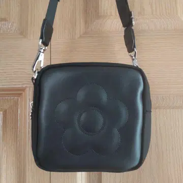 마리콴트 MARY QUANT 숄더백 꽃무늬 블랙