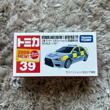 단종 토미카 미쓰비시 랜서 에볼루션 X 영국 경찰 사양