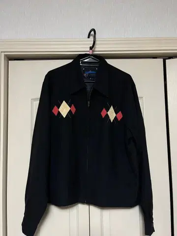 블랙 다이아몬드 자수 집업 자켓
