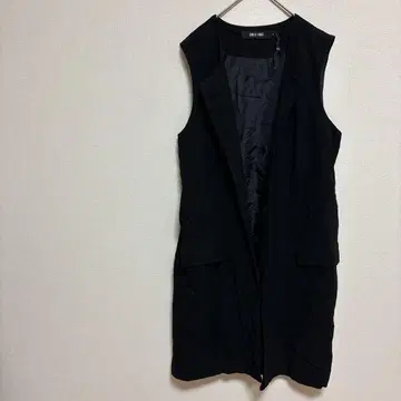 온리 원 블랙 슬리브리스 롱 자켓 42