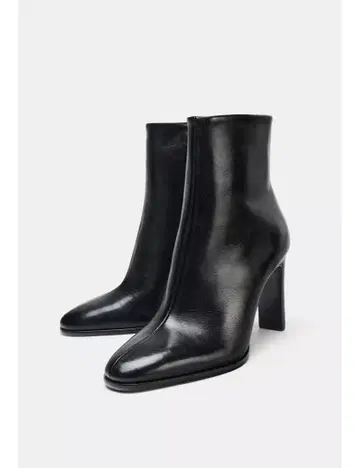 새상품 블랙 가죽 앵클부츠