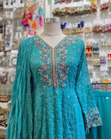 터콰이즈 자수 앙상블 세트, 경량 원단으로 쾌적한 착용감. (3세트)