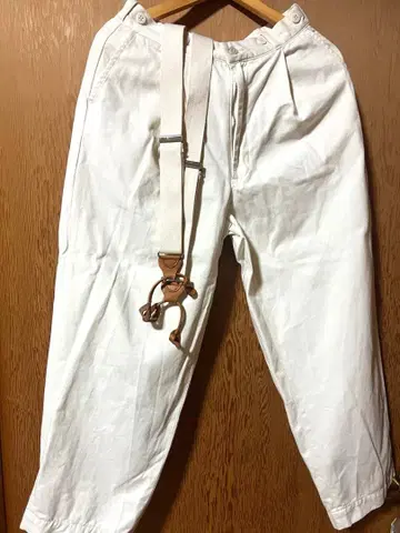 화이트 하이웨스트 팬츠 서스펜더 포함