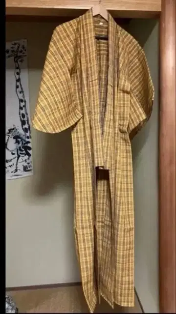 코몬 기모노 옐로우 컬러와 브라운 체크 무늬 히토에