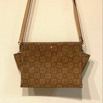 지속가능한 코르크 소재 숄더백