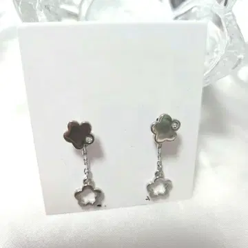 마리콴트 꽃 모양 스톤 체인 귀걸이