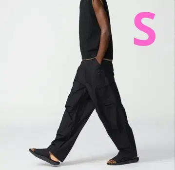 UNIQLO:C 와이드 핏 카고 팬츠 S 사이즈 새상품