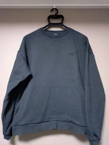 New Balance 퀼팅 니트 풀오버 AMT45693