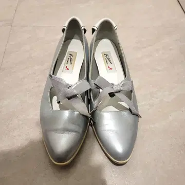 키타무라 실버 리본 플랫슈즈 23.5cm