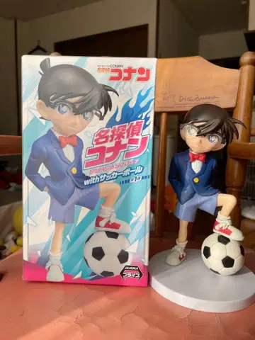 명탐정 코난 피규어 with 축구공