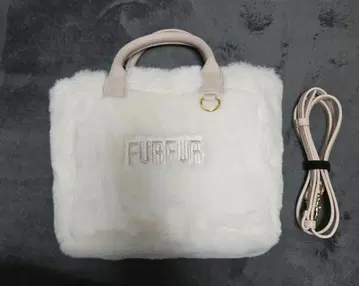 FURFUR 에코 퍼 토트백 아이보리