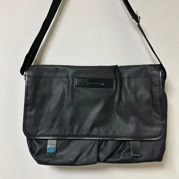 PIQUADRO 피크아드로 블랙 숄더백 비즈니스 백