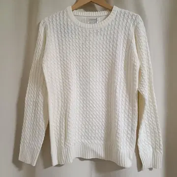 50% OFF 새상품 CASPER JOHN 프론트 디자인 니트 M 화이트