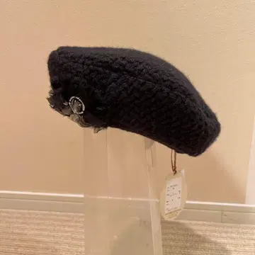 블랙 니트 베레모 비즈와 리본 포함