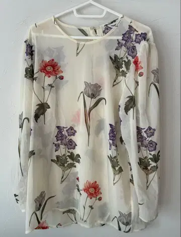 CALLORE 꽃무늬 보타니컬 시어 블라우스