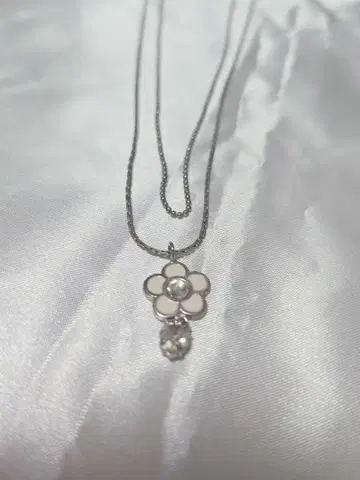 마리콴트 꽃 모티브 더블 체인 목걸이