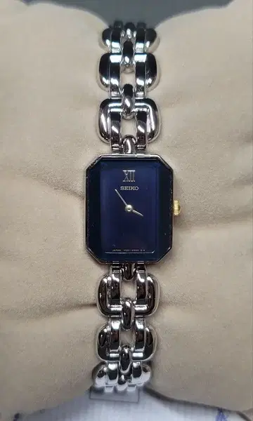 SEIKO 손목시계 네이비 1F20-6D30 작동 안 함