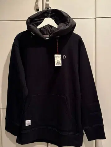 블랙 후드 부착 맨투맨 M사이즈