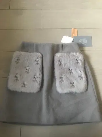 릴리 브라운 캔디 스톡 타이트 스커트 새상품