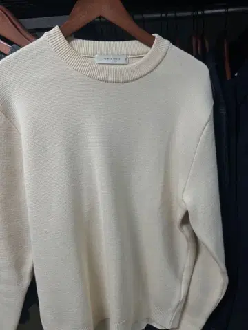 PUBLIC TOKYO 아이보리 크루넥 스웨터 02
