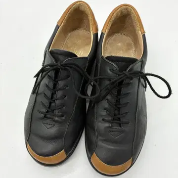 [ 새상품급 ] 핀 컴포트 22.5cm 블랙 가죽 신발