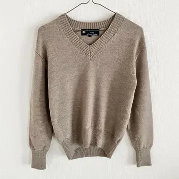 23구/ Botto Giuseppe 베이지 V넥 긴팔 니트