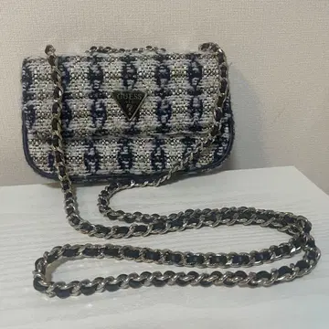 GUESS 트위드 숄더백