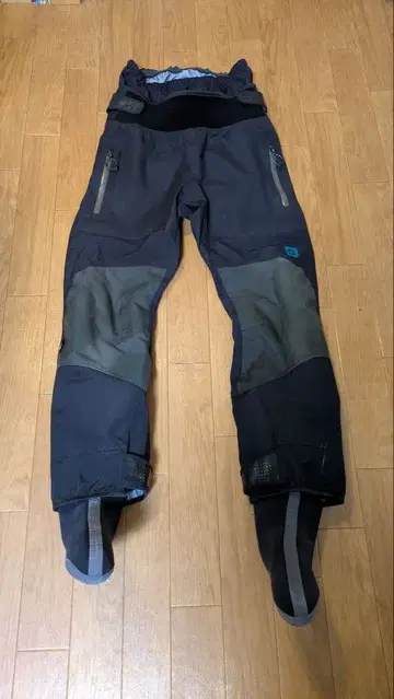 Bluestorm 레이븐 팬츠 (네오프렌 삭스)