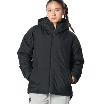 Under Armour 블랙 다운 자켓
