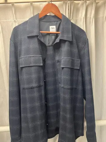 ZARA 네이비 체크 무늬 긴팔 셔츠