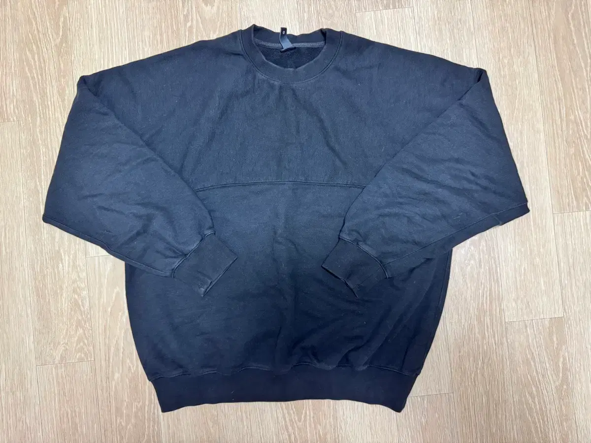 Moif Functional Uniform Sweatshirt Size 2