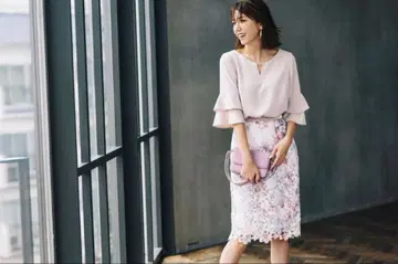 JUSGLITTY 레이스 프린트 타이트 스커트