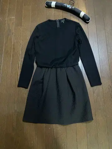 UNTITLED 블랙 무릎 기장 원피스 사이즈 2