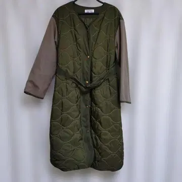 올리브 그린 퀼팅 롱 코트