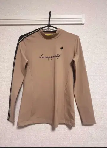 le coq sportif 베이지 긴팔 셔츠
