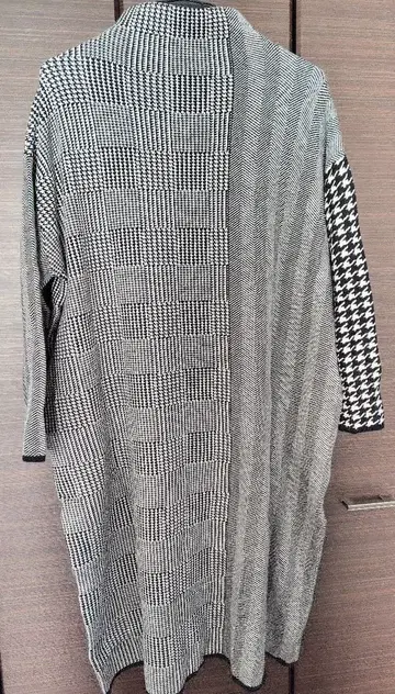 [ 1회 착용 ] 하운드투스 체크 롱 니트 원피스