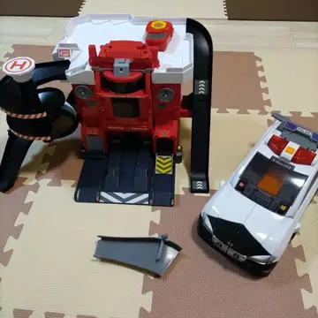 토미카 빅 변형 파이어 스테이션 빅 패트롤카 세트