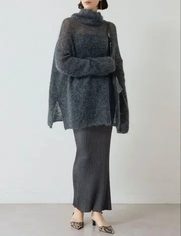 Whim Gazette KID 모헤어 터틀넥 풀오버 차콜