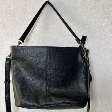 안나마리 블랙 가죽 2way 숄더백 지퍼 포켓 부착